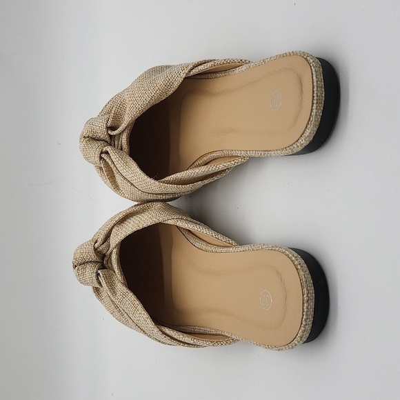 2192- Mules Women's Slip-On Shoes Beige Color Size 6 - Picture 4 of 7